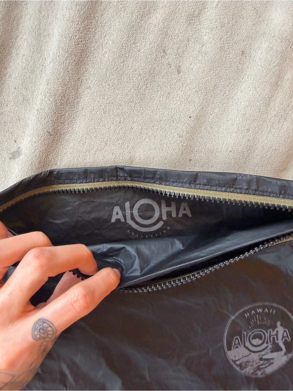 ALOHA Collection Black Travel Pouch with Zip - Picture 2 of 2